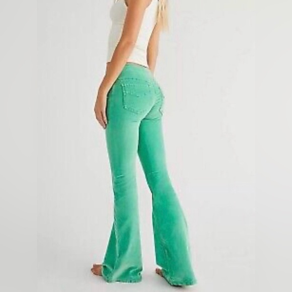 We The Free “Free People” Green Corduroy Flared Pull On Low Rise Pants 💚 - Picture 2 of 11